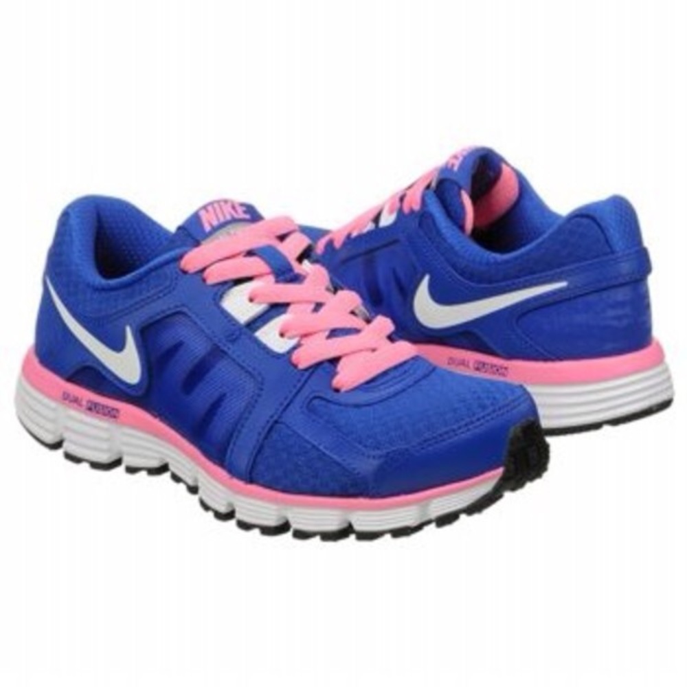 Nike dual fusion tennis shoe- size 8 women’s